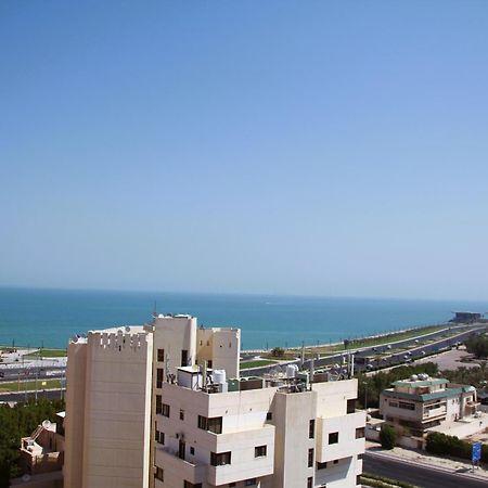 Plaza Athenee Hotel Kuwait City Exterior photo