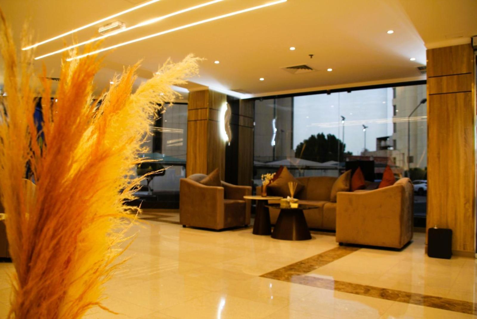 Plaza Athenee Hotel Kuwait City Exterior photo