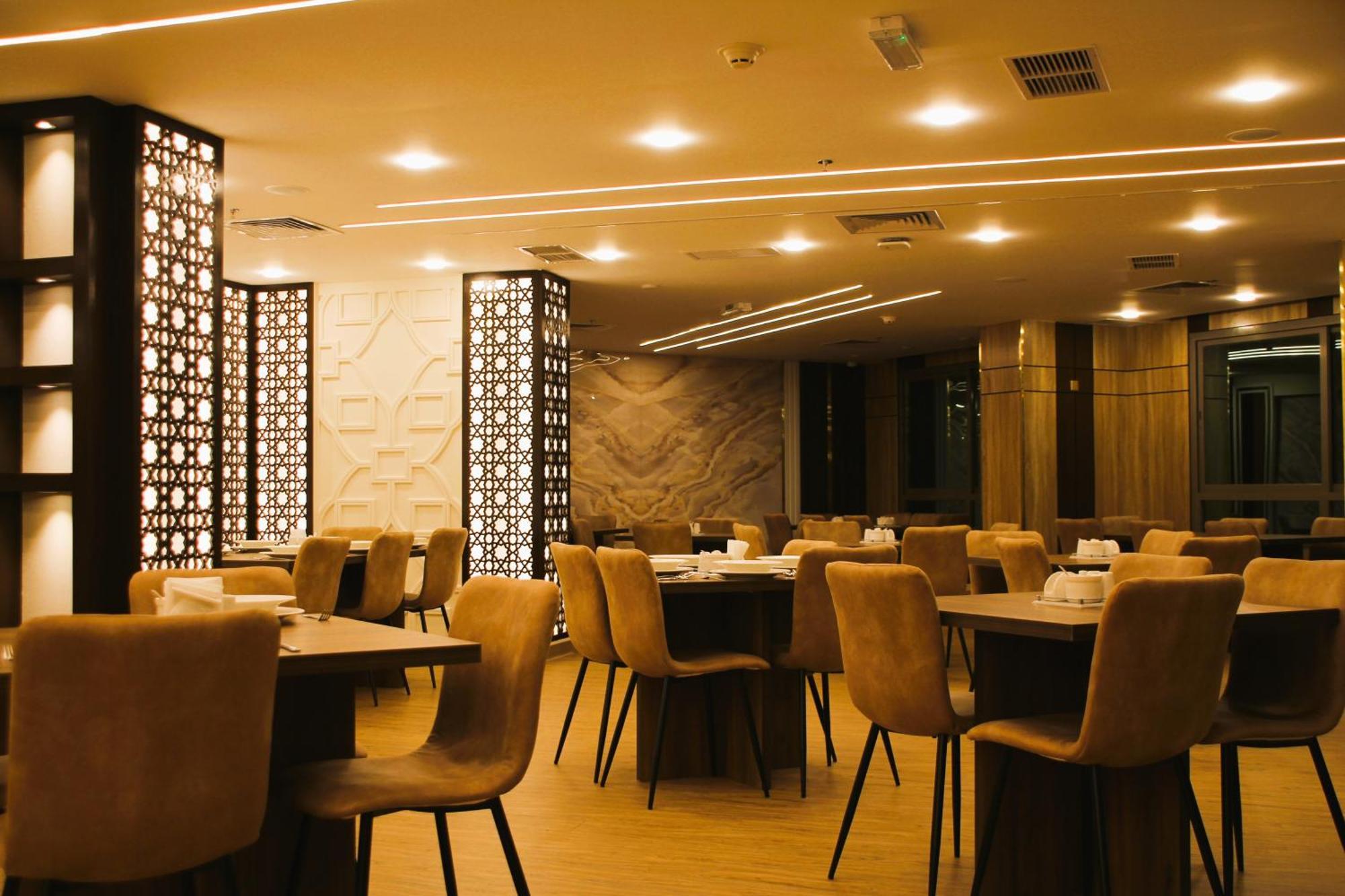 Plaza Athenee Hotel Kuwait City Exterior photo